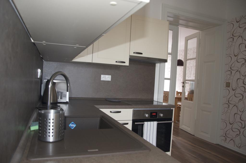 Apartments Corso Зноймо Экстерьер фото